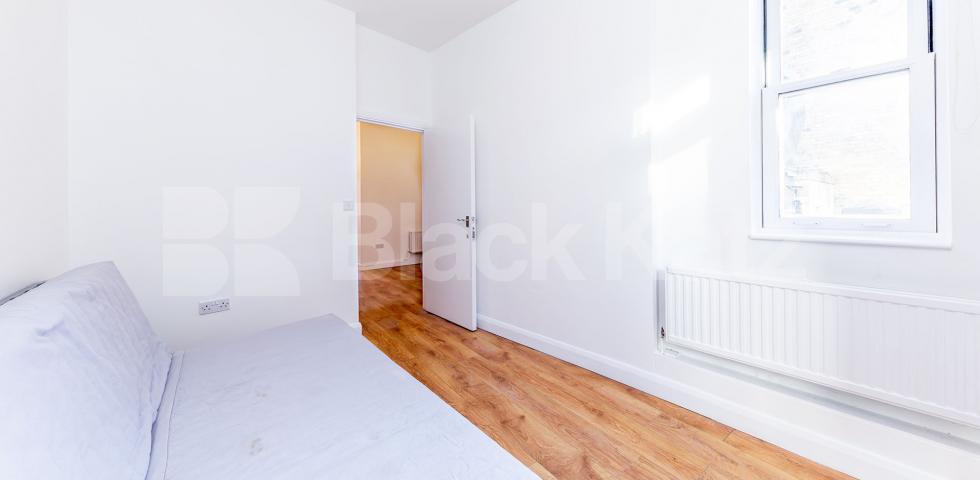 Two double bedrooms in the heart of Camden mins to Regents Park and Tube Camden High Street, Camden